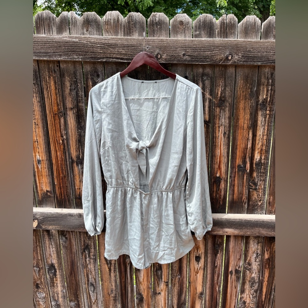 No Brand • Grayish Green Long Sleeve Romper with Bow